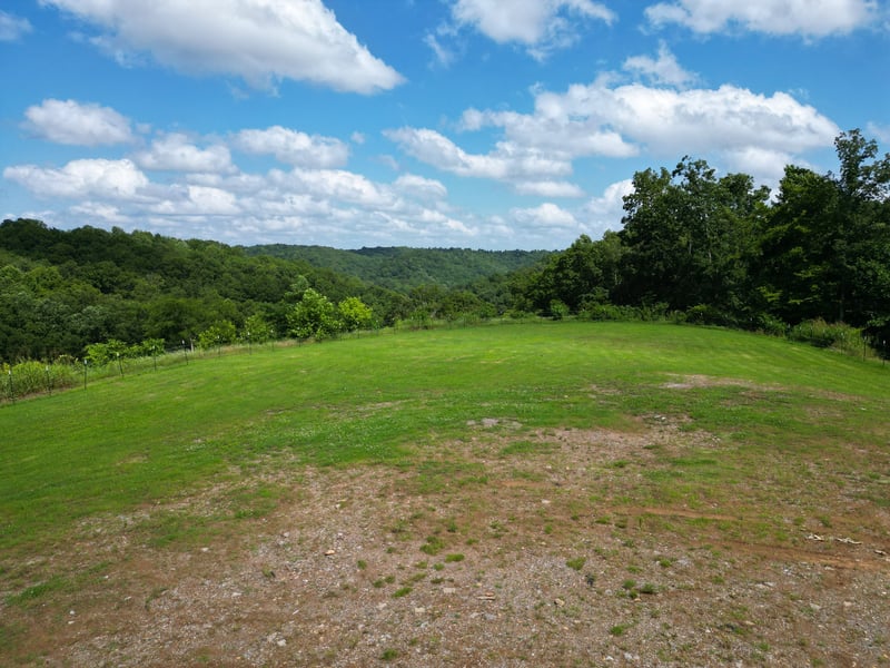 1013 Valencia Ct, Ashland City, TN 37015