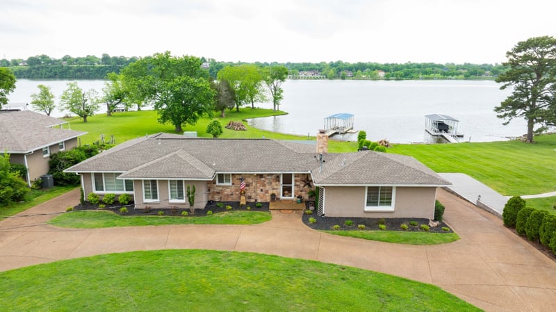 210 Sterling Rd, Hendersonville, TN 37075