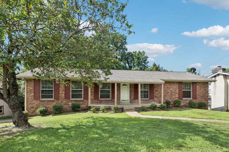 2533 Edge O Lake Dr, Nashville, TN 37217