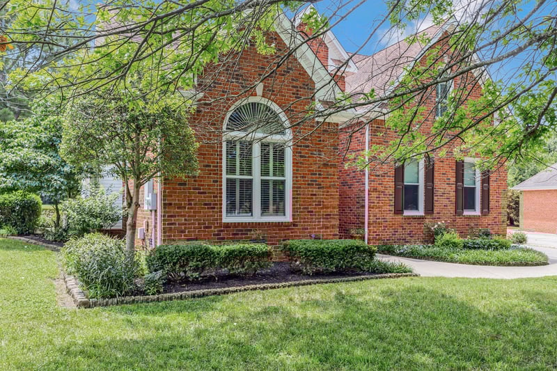 2910 Chaucer Dr, Murfreesboro, TN 37129