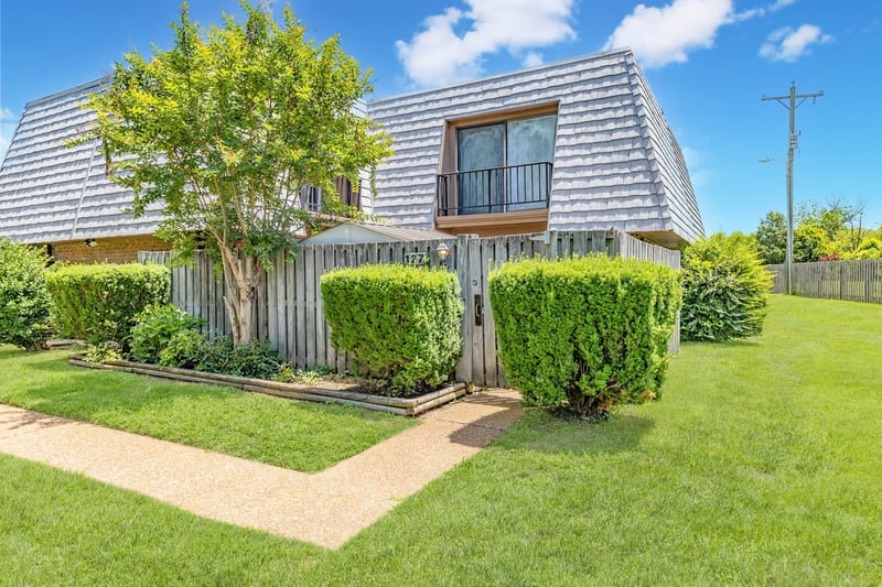 127 Cedarwood Ln, Madison, TN 37115