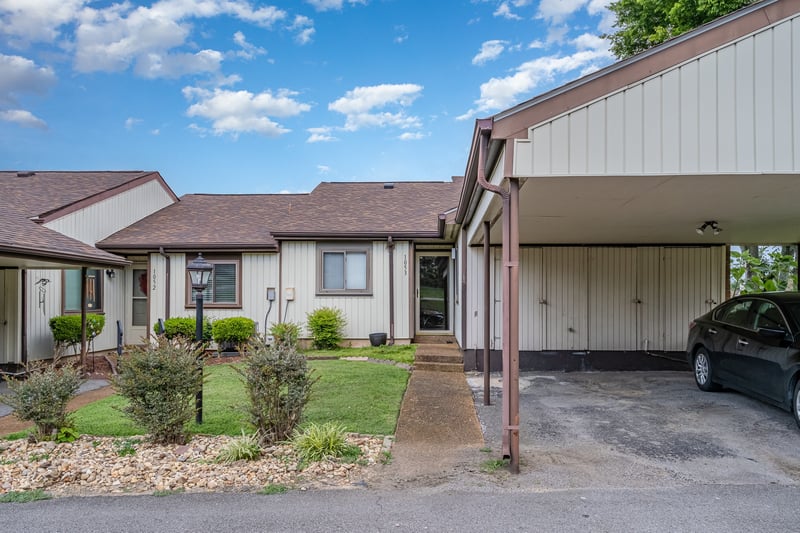 1053 Heritage Dr, Madison, TN 37115