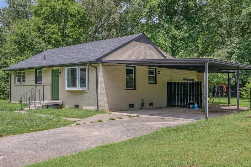 1811 Meadowgreen Dr, Murfreesboro, TN 37130