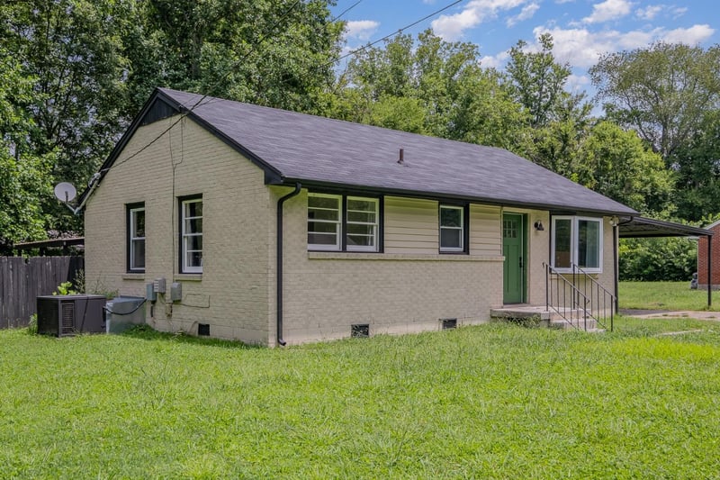 1811 Meadowgreen Dr, Murfreesboro, TN 37130