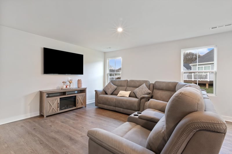 806 Rae Dr, Columbia, TN 38401