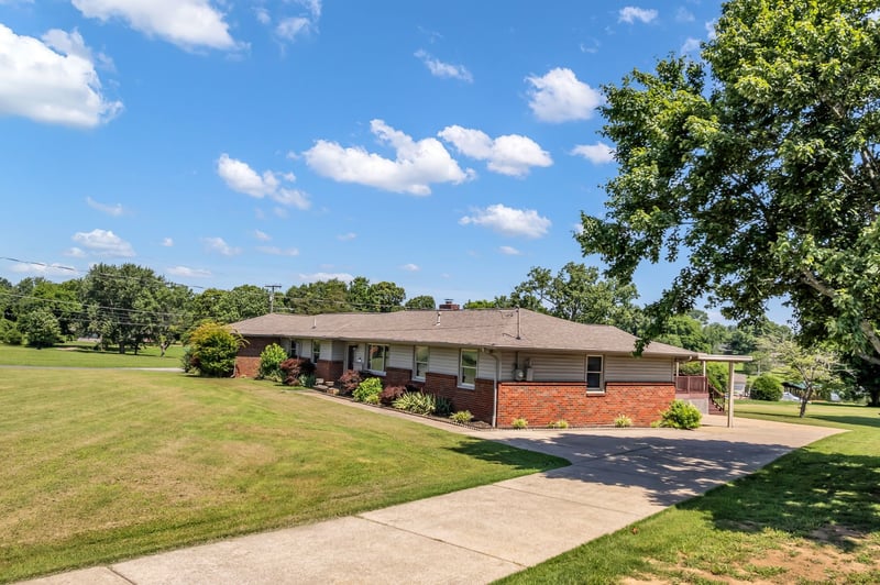 101 Cedarwood Dr, Hendersonville, TN 37075