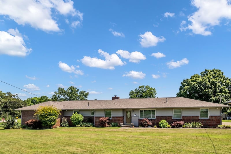 101 Cedarwood Dr, Hendersonville, TN 37075
