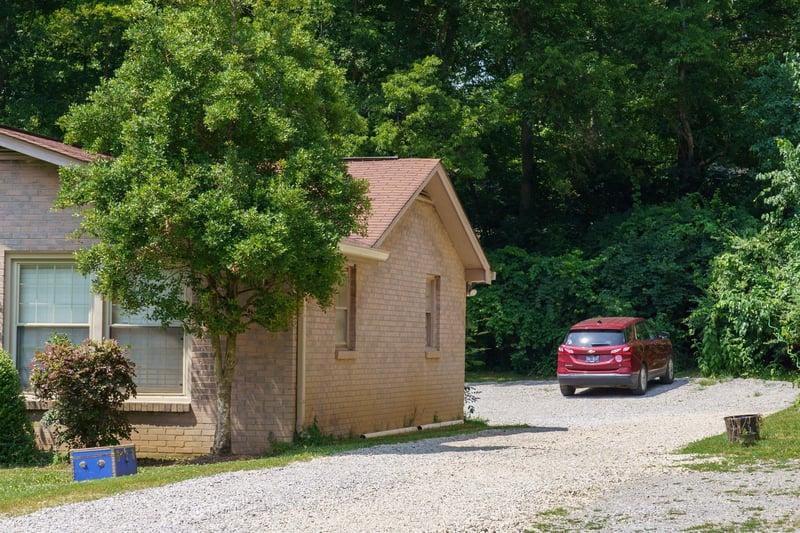 636 Harpeth Bend Dr, Nashville, TN 37221