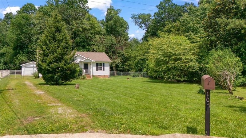 107 Willow Ct, Portland, TN 37148