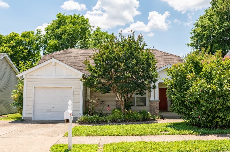 1869 Brookmeadow Ln, Hermitage, TN 37076