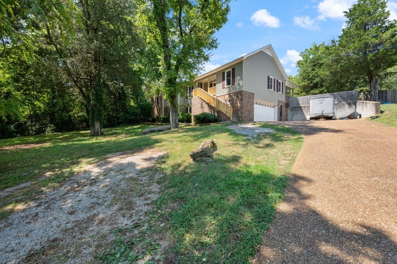 308 Due Ln, Columbia, TN 38401