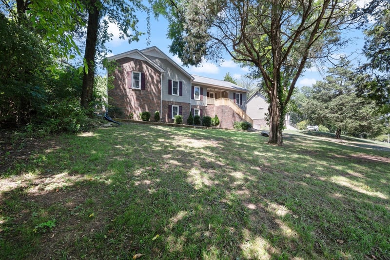 308 Due Ln, Columbia, TN 38401