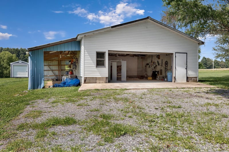 111 School St, Cumberland Furnace, TN 37051