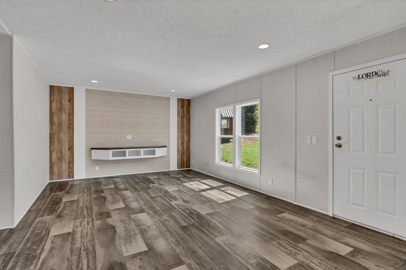 1012 Walnut Dr, Ashland City, TN 37015