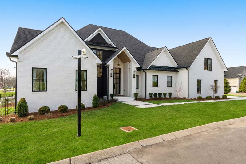 3037 Lakeshore Dr, Old Hickory, TN 37138