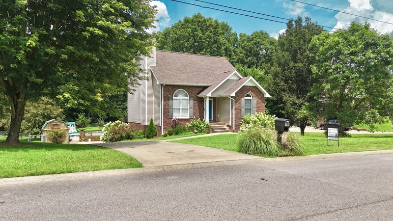 1069 Heatherwood Rd, Pleasant View, TN 37146