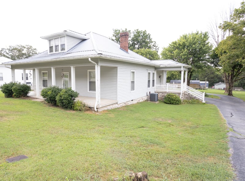 8 Brush Creek Rd, Brush Creek, TN 38547