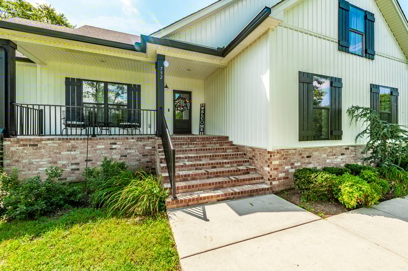 792 Greenfield Ln, Castalian Springs, TN 37031