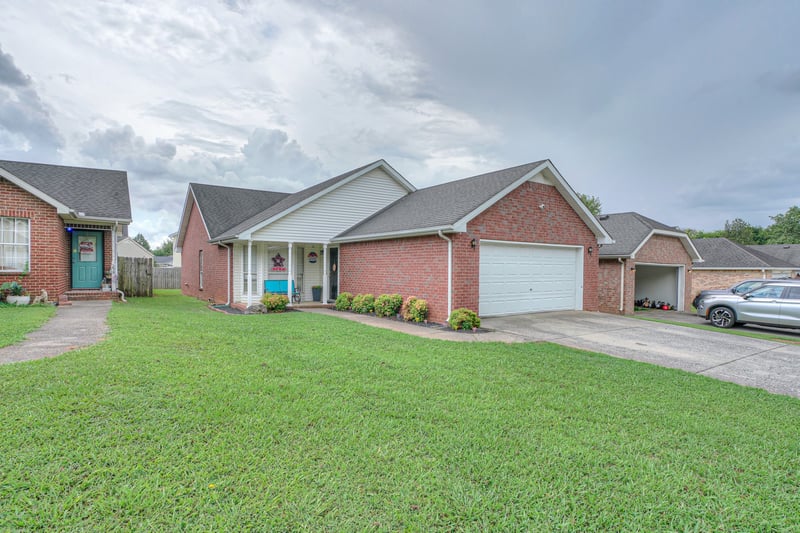 615 Freedom Ct, Murfreesboro, TN 37129