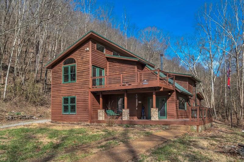 140 Carver Hollow Rd, Pleasant Shade, TN 37145