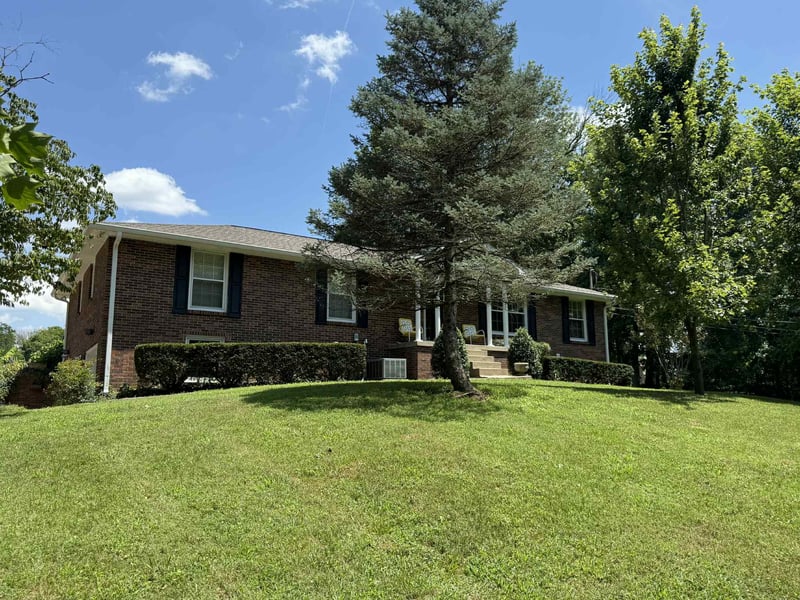 1665 Palmer Rd, Lebanon, TN 37090