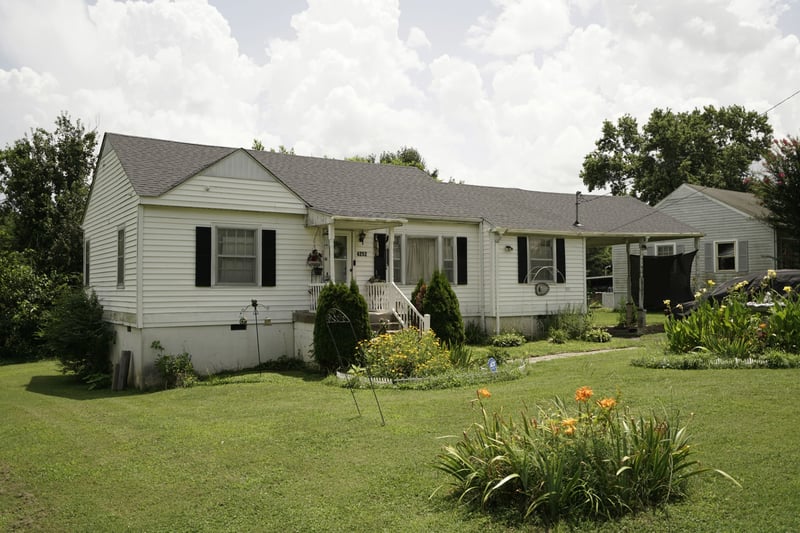 4252 Woods St, Old Hickory, TN 37138