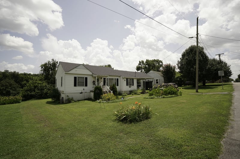 4252 Woods St, Old Hickory, TN 37138