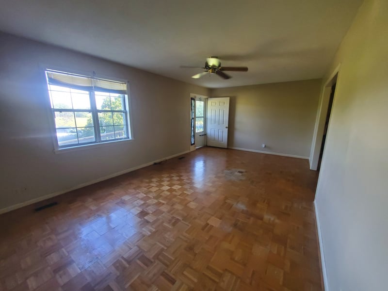 1233 Claylick Rd, White Bluff, TN 37187