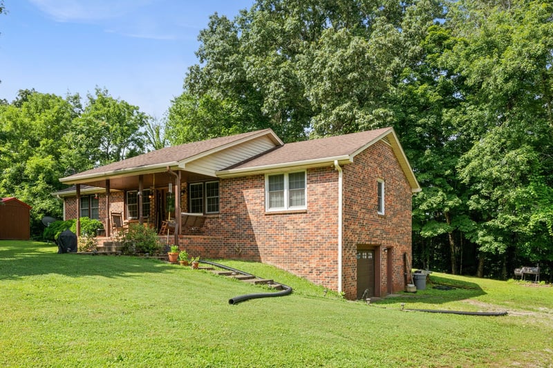 1020 Pack Cemetery Rd, White Bluff, TN 37187