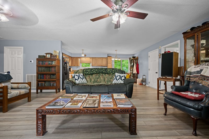 1020 Pack Cemetery Rd, White Bluff, TN 37187