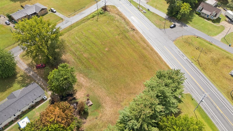 100 Rolling Acres Dr, White House, TN 37188