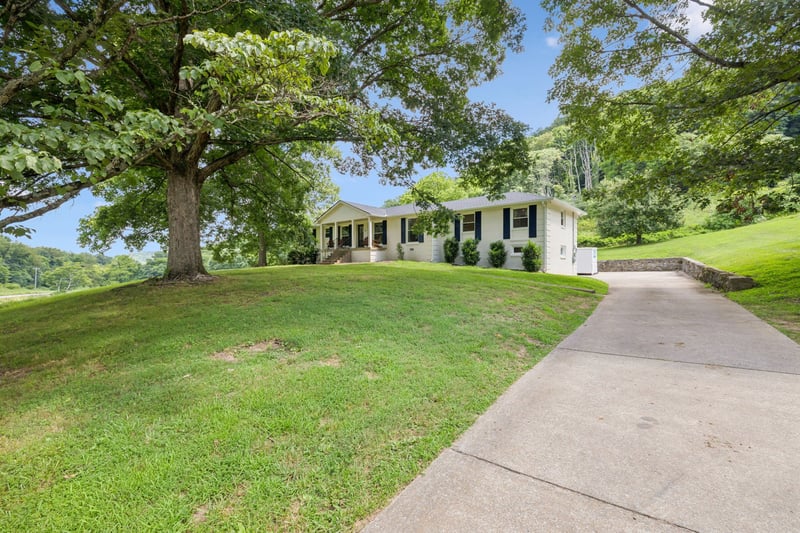 2354 N Berrys Chapel Rd, Franklin, TN 37069