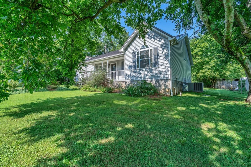 108 Crestview Dr, La Vergne, TN 37086