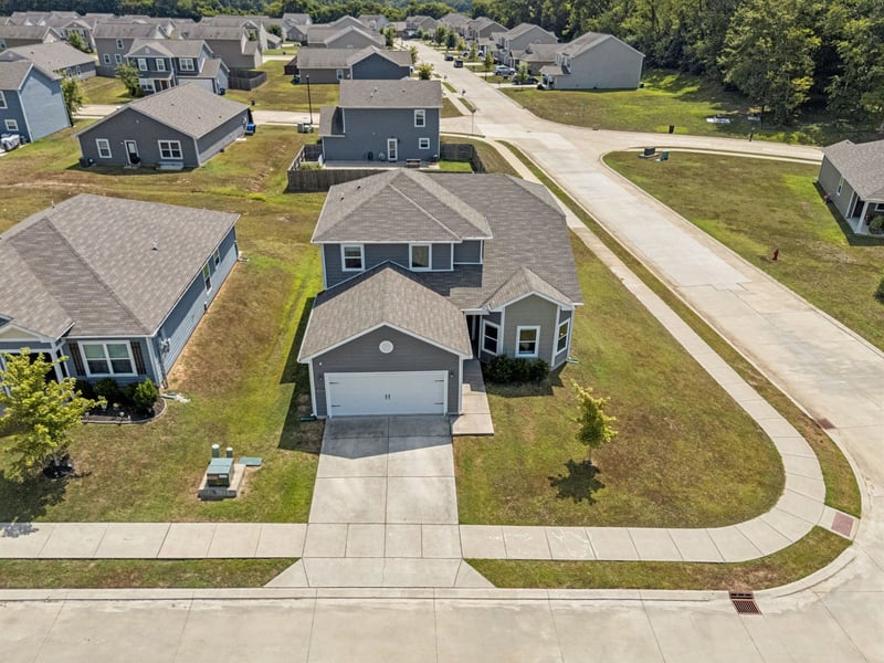 2825 Buzz St, Columbia, TN 38401