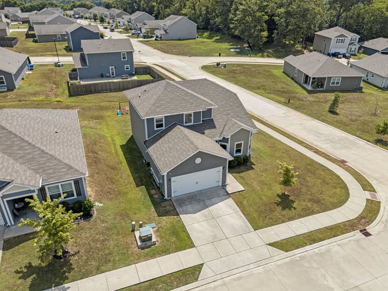 2825 Buzz St, Columbia, TN 38401