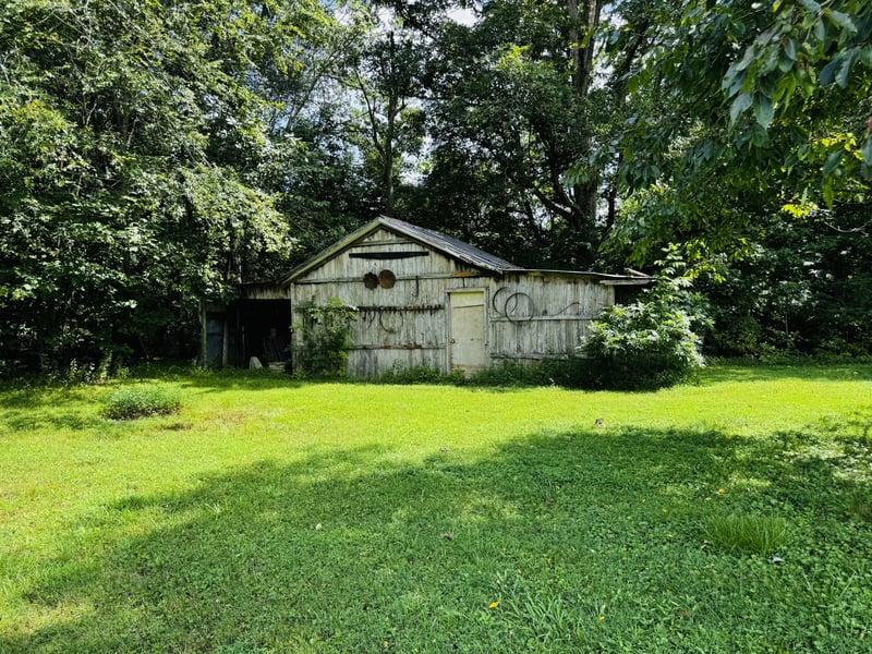 2095 Mosley Ferry Rd, Chapmansboro, TN 37035