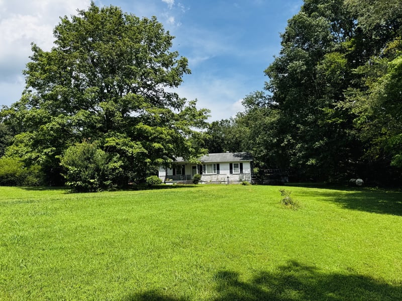 2095 Mosley Ferry Rd, Chapmansboro, TN 37035