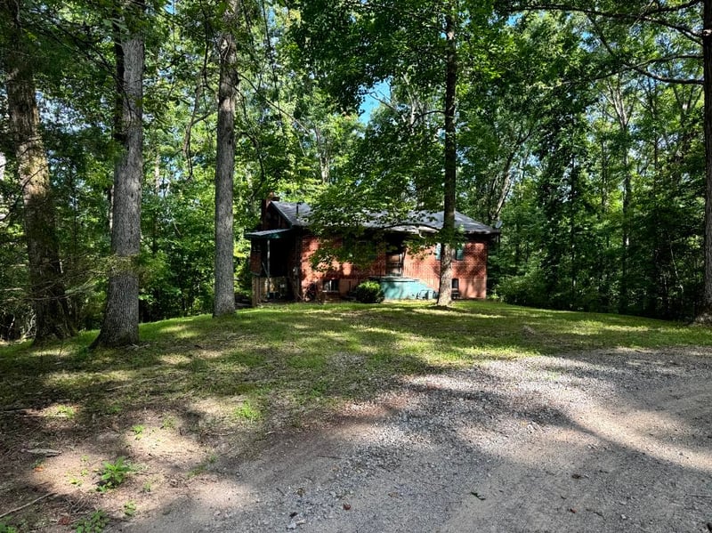 1025 Robin Ct, Kingston Springs, TN 37082