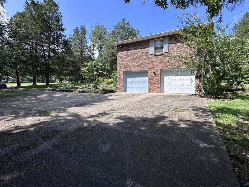 1016 Lakeview Dr, Hermitage, TN 37076