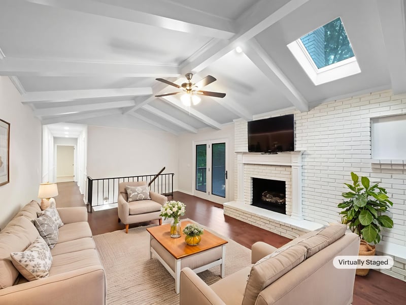 203 Snug Harbor Dr, Hendersonville, TN 37075