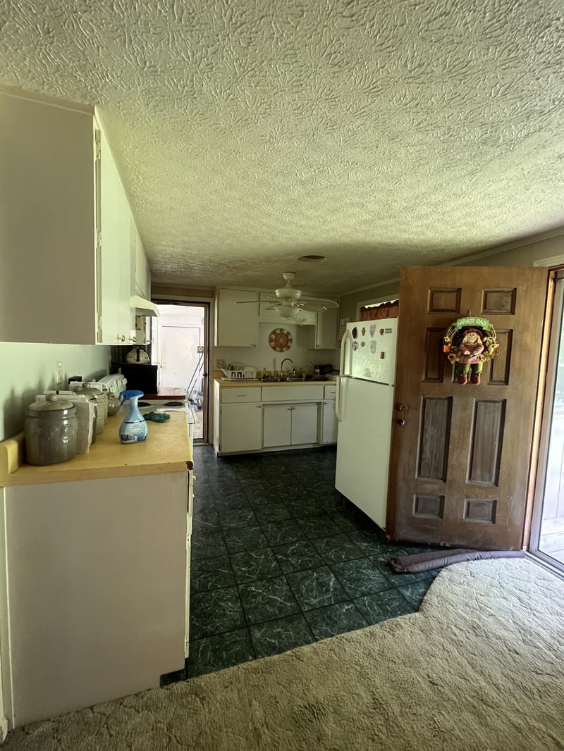 1233 N Charlotte St, Dickson, TN 37055