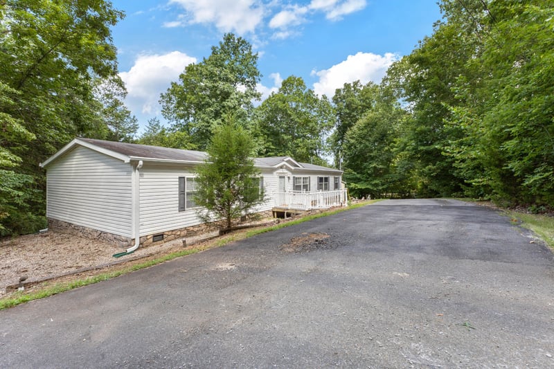 2497 Foster Rd, Cumberland Furnace, TN 37051