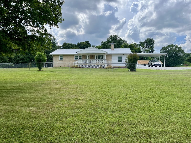 2025 Linda Ln, Cumberland Furnace, TN 37051