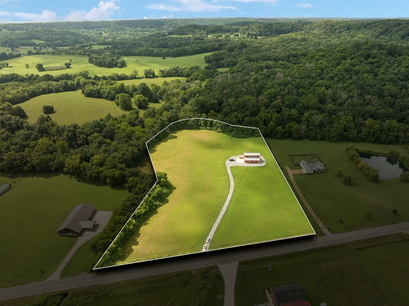 4215 Hampshire Pike, Hampshire, TN 38461