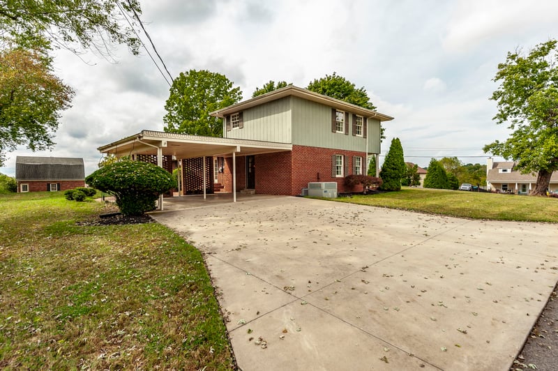 109 Lakeview Dr, Hendersonville, TN 37075
