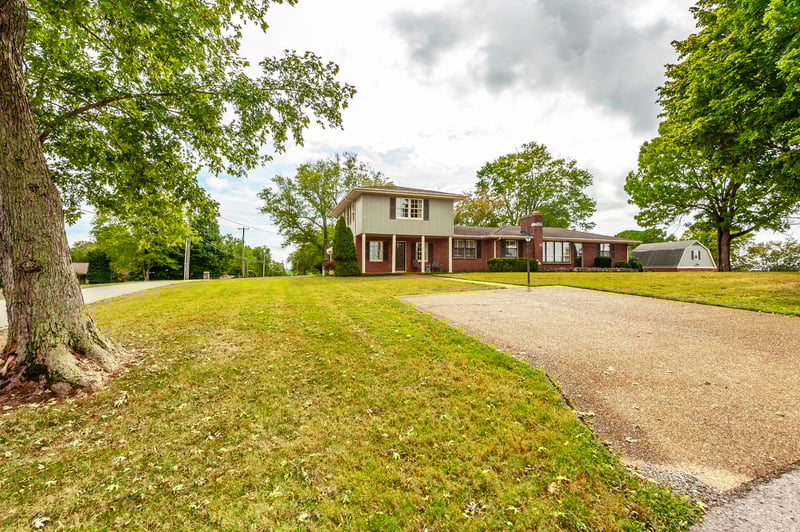 109 Lakeview Dr, Hendersonville, TN 37075