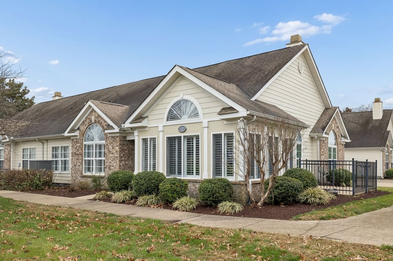 825 S Browns Ln #2102, Gallatin, TN 37066