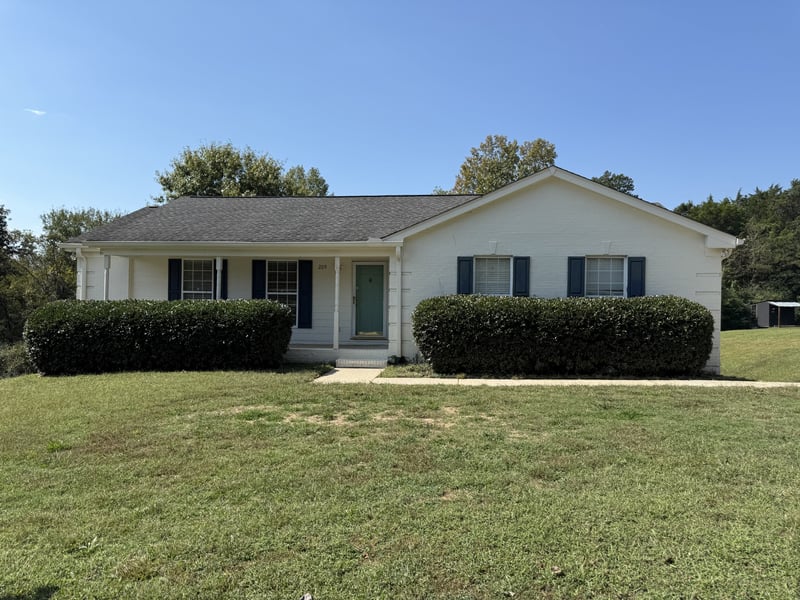 209 Eisenhower Dr, Ashland City, TN 37015