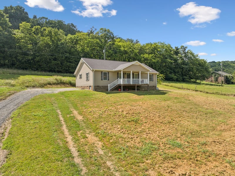 211 Bowmans Branch Ln, Pleasant Shade, TN 37145