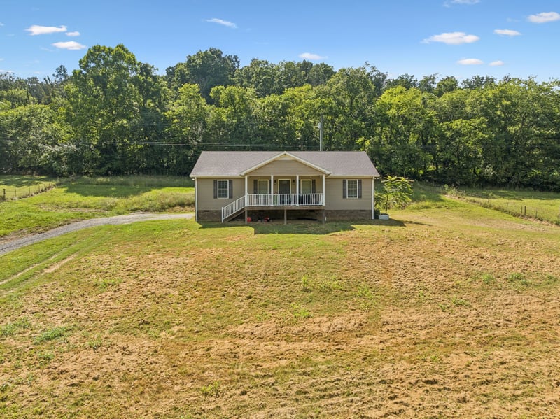 211 Bowmans Branch Ln, Pleasant Shade, TN 37145